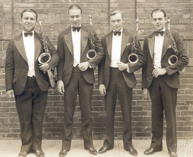 VincentLopezSaxSection1926Vertical